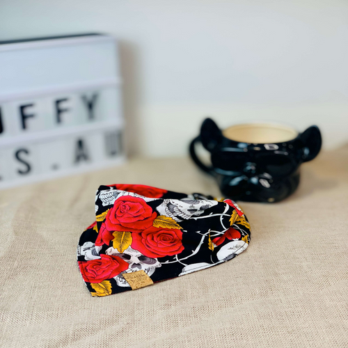 Black & White Skulls Dog Bandana - Fluffy Tales